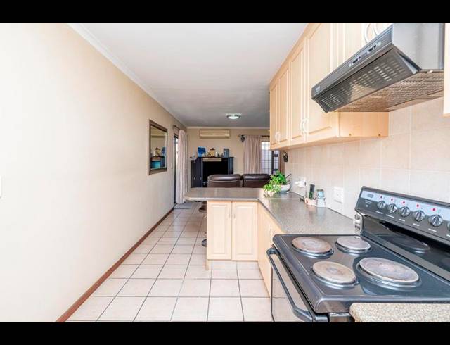 3 BEDROOM TOWNHOUSE FOR SALE IN DE OUDE SPRUIT